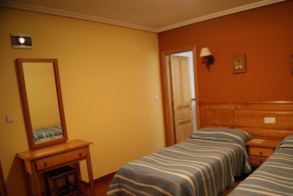 Hotel Garganta Del Cares Poncebos Quarto foto